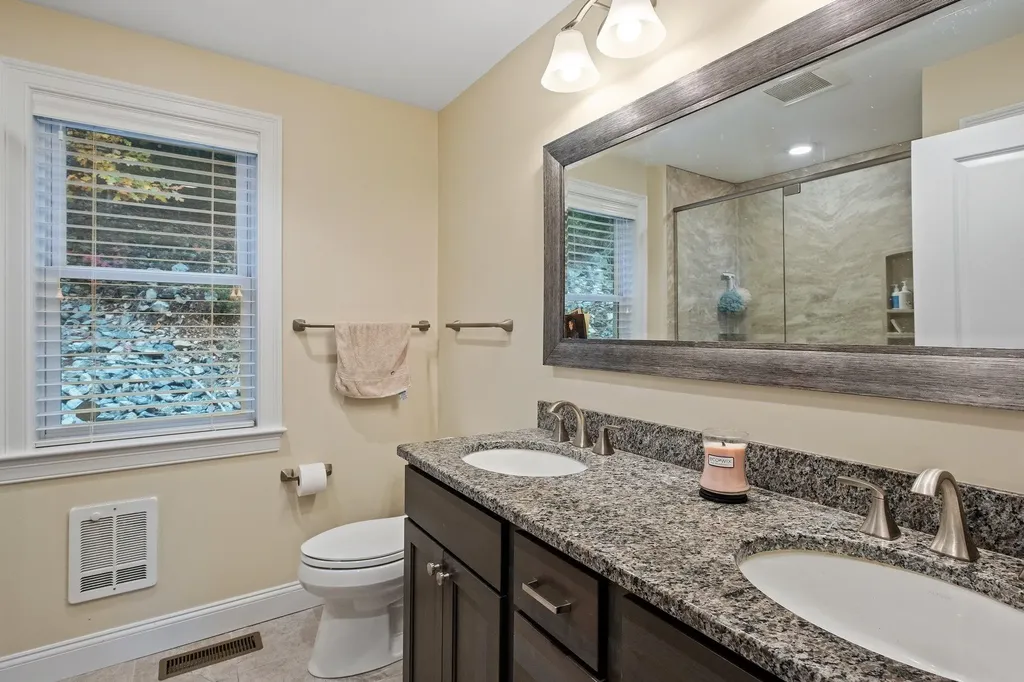 86 Sagamore Road Gilford NH 03249