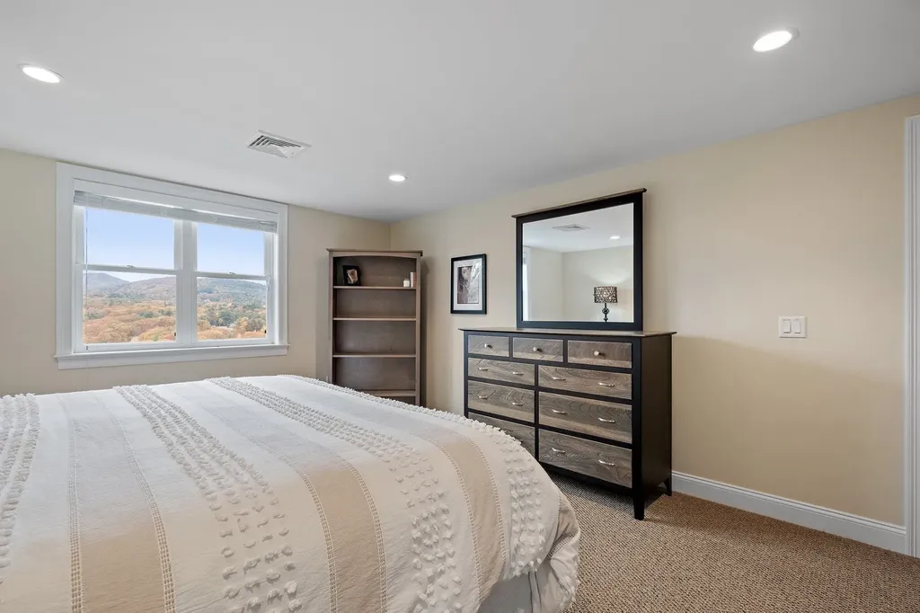 86 Sagamore Road Gilford NH 03249