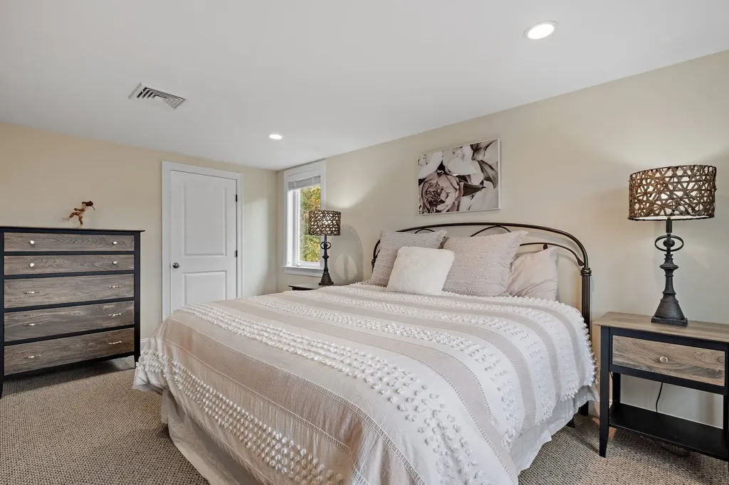 86 Sagamore Road Gilford NH 03249