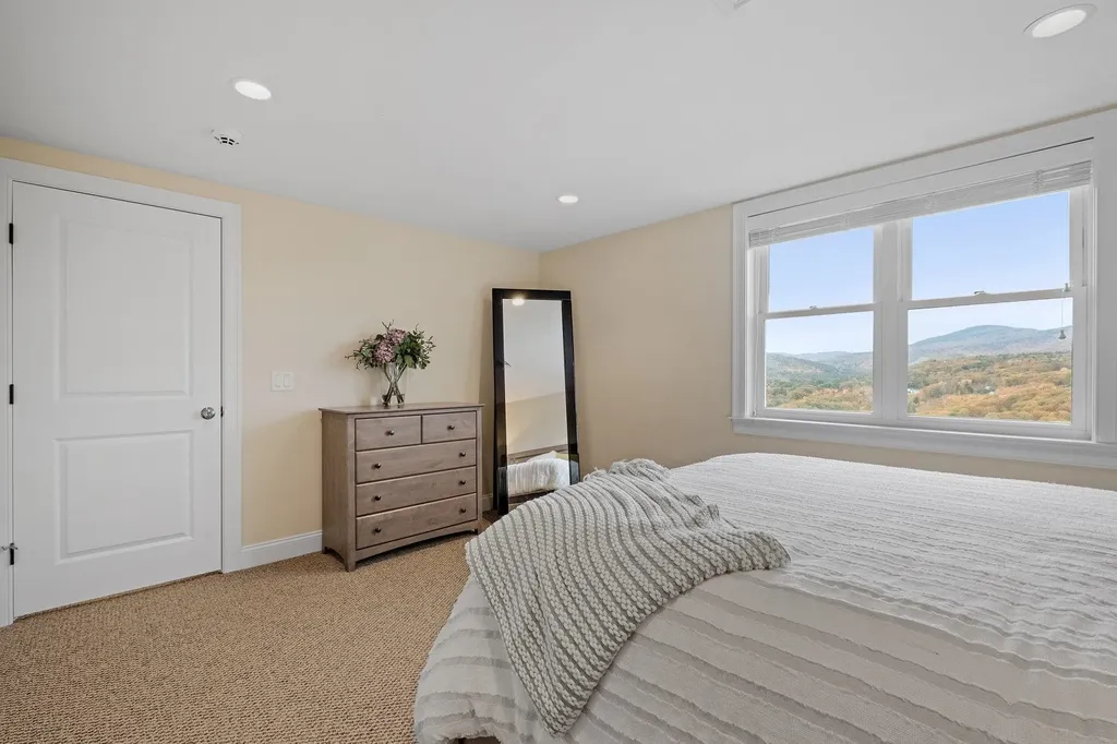 86 Sagamore Road Gilford NH 03249