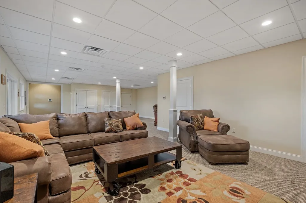 86 Sagamore Road Gilford NH 03249