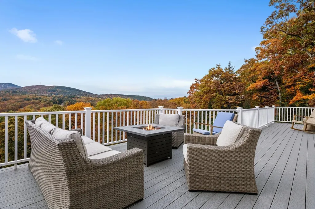 86 Sagamore Road Gilford NH 03249