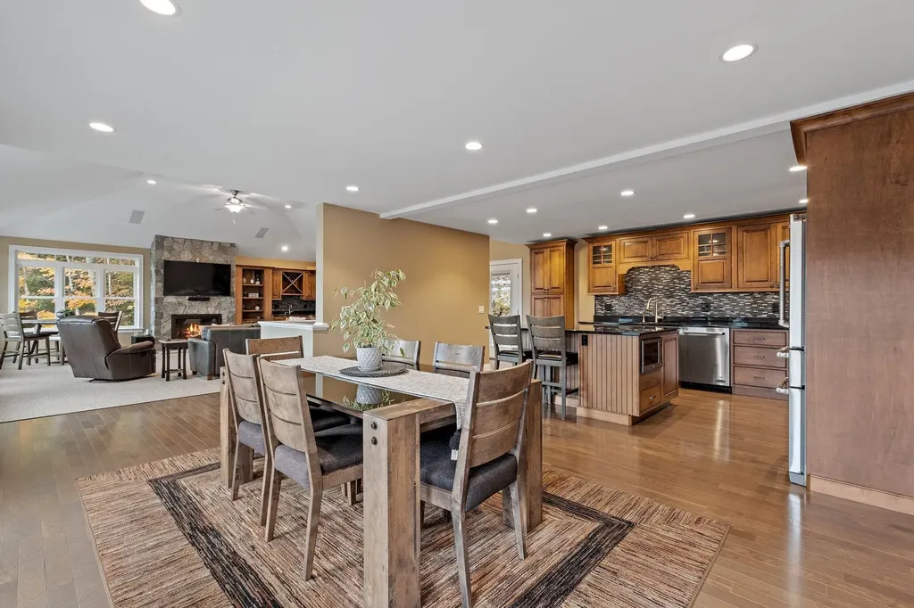 86 Sagamore Road Gilford NH 03249