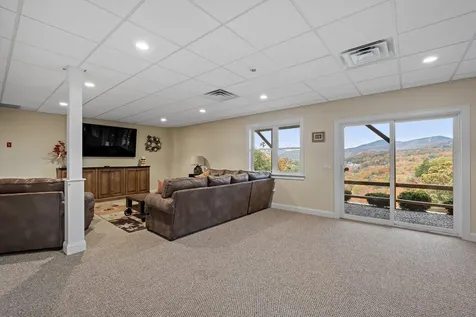 86 Sagamore Road Gilford NH 03249