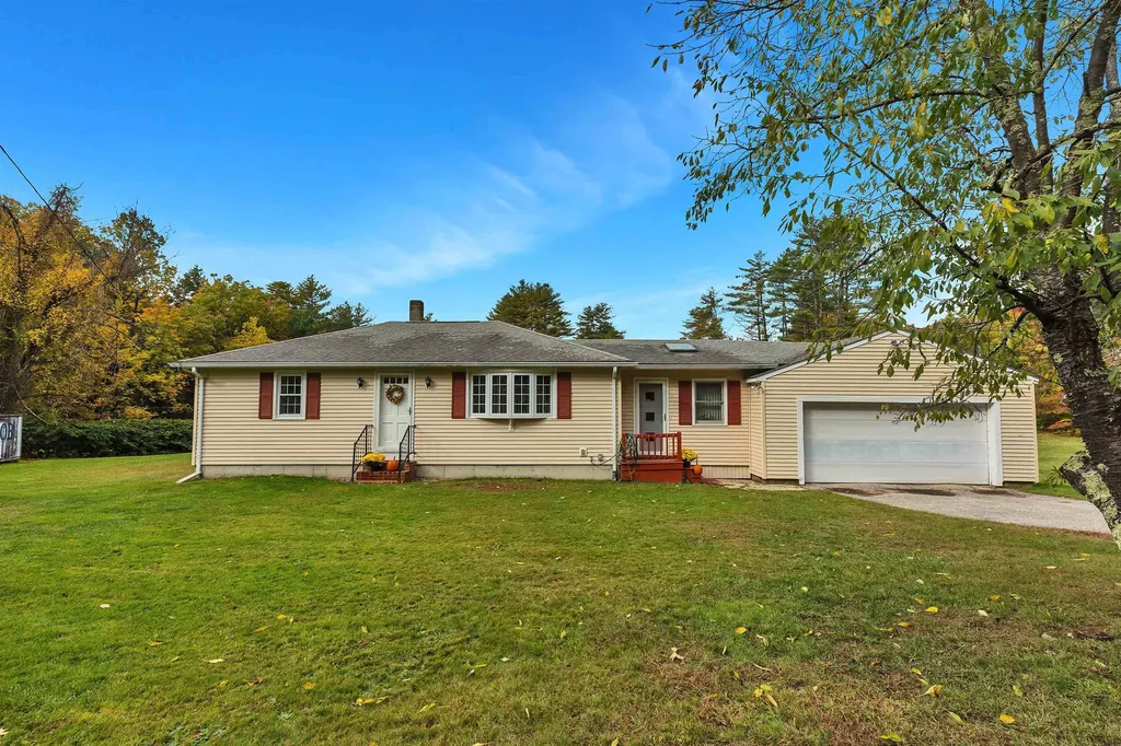 205 Montelona Road Goffstown NH 03045