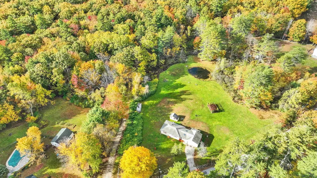 205 Montelona Road Goffstown NH 03045