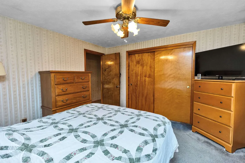 205 Montelona Road Goffstown NH 03045