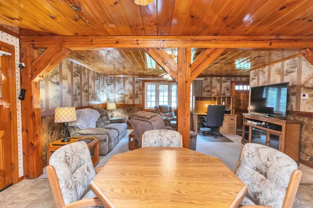 205 Montelona Road Goffstown NH 03045