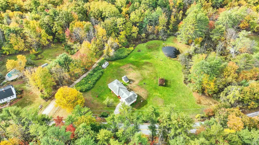 205 Montelona Road Goffstown NH 03045