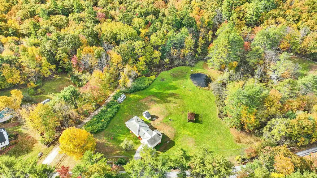 205 Montelona Road Goffstown NH 03045