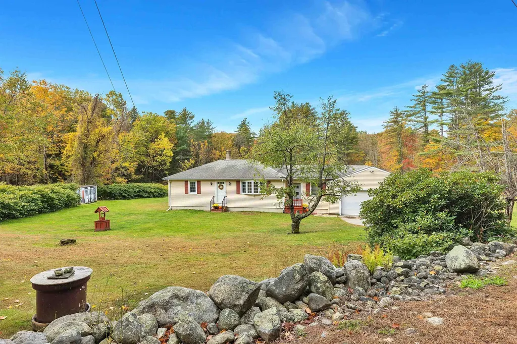 205 Montelona Road Goffstown NH 03045