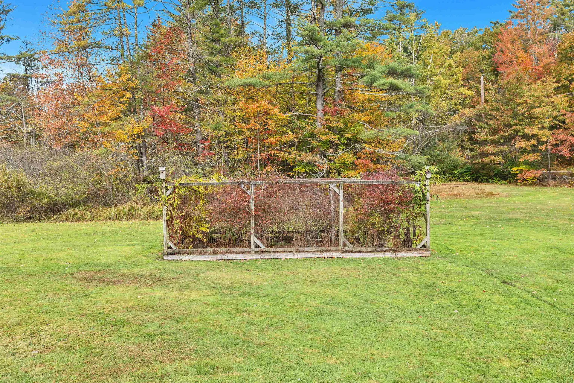 205 Montelona Road Goffstown NH 03045