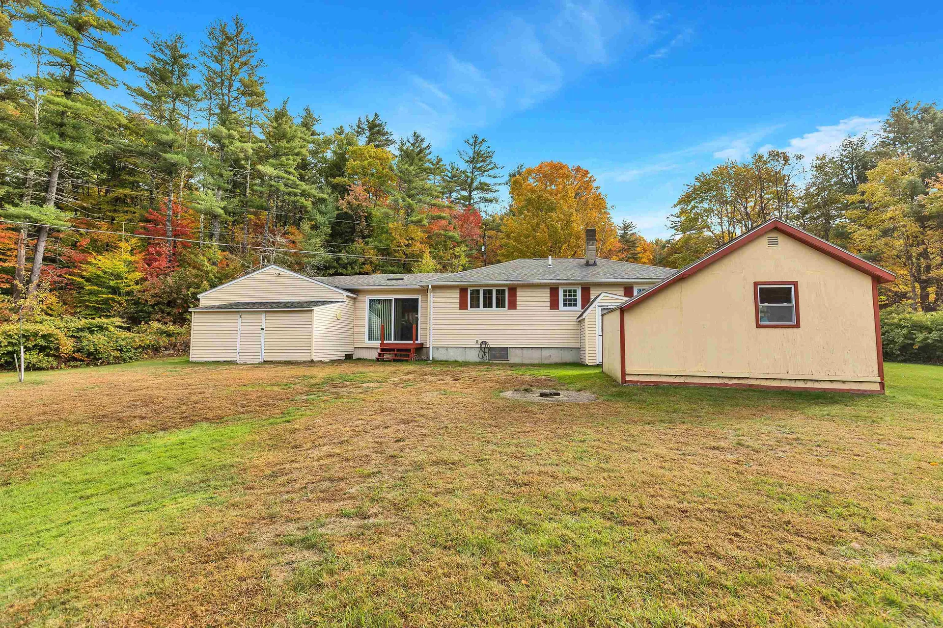 205 Montelona Road Goffstown NH 03045