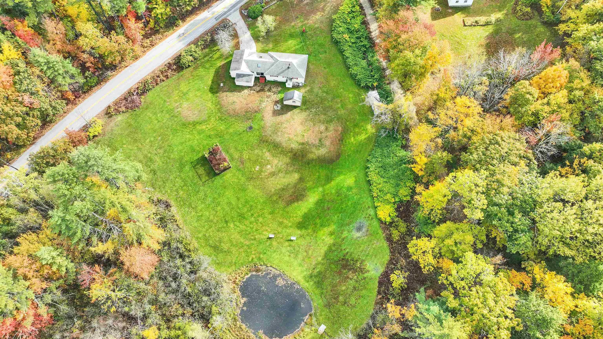 205 Montelona Road Goffstown NH 03045