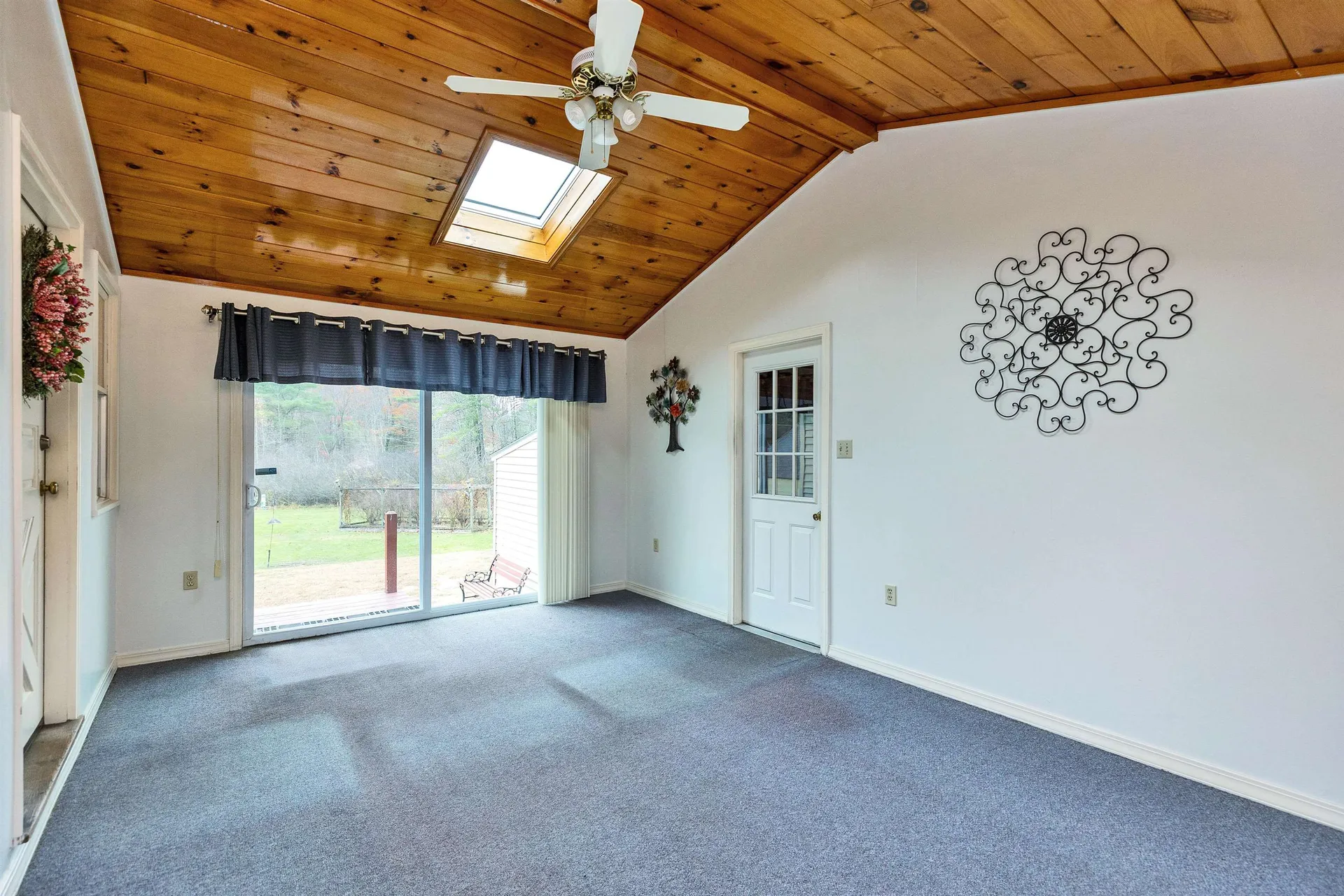 205 Montelona Road Goffstown NH 03045