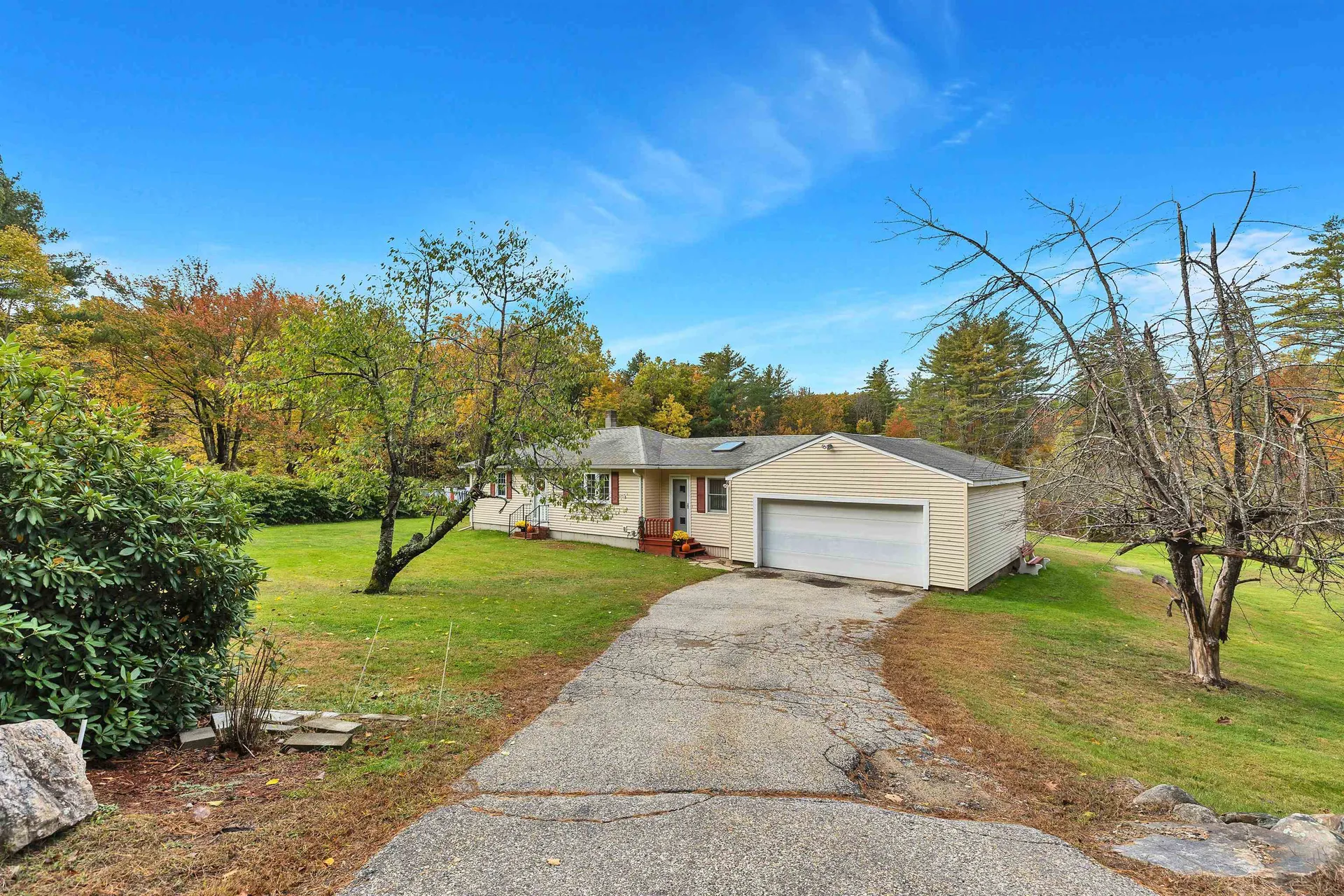 205 Montelona Road Goffstown NH 03045