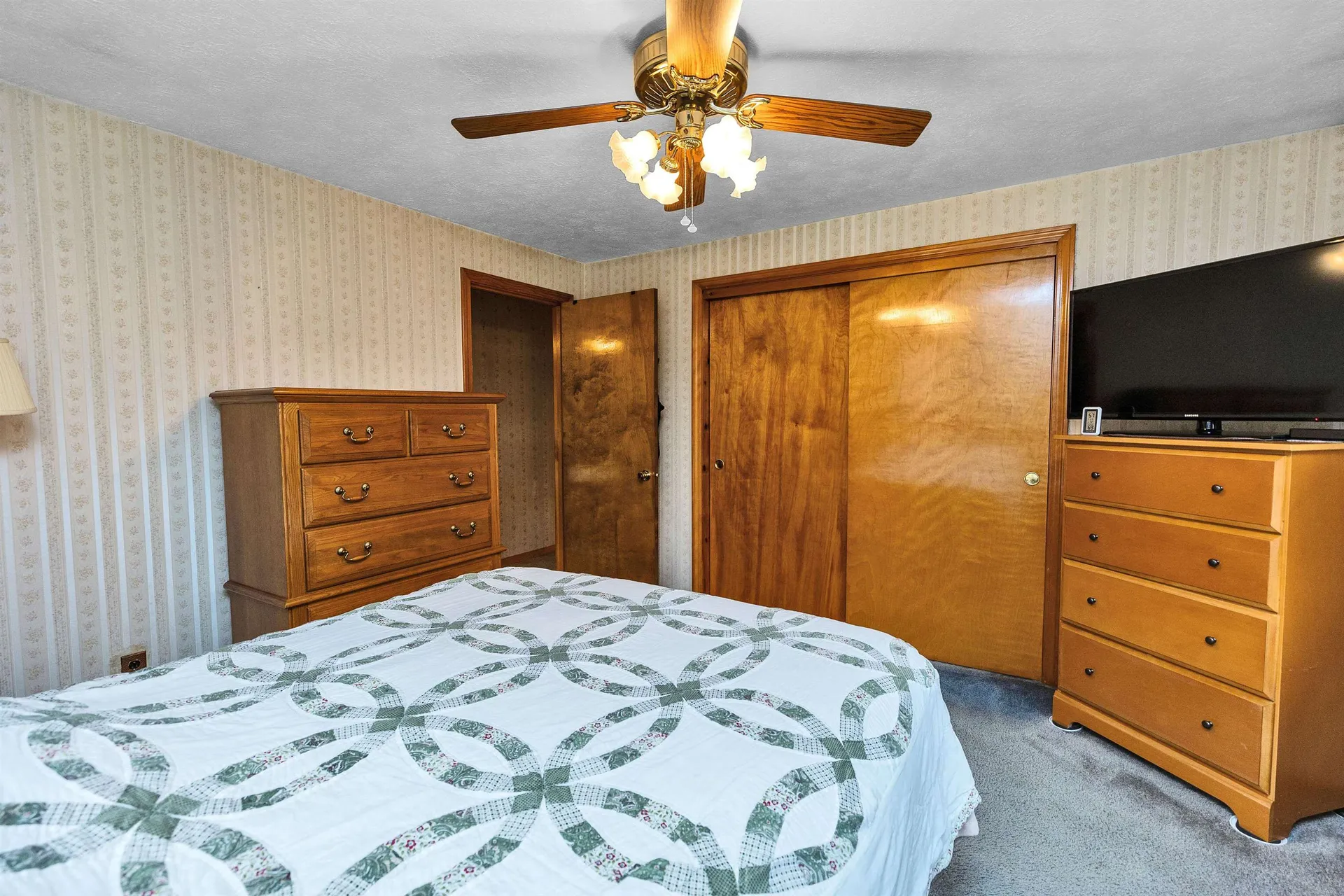 205 Montelona Road Goffstown NH 03045