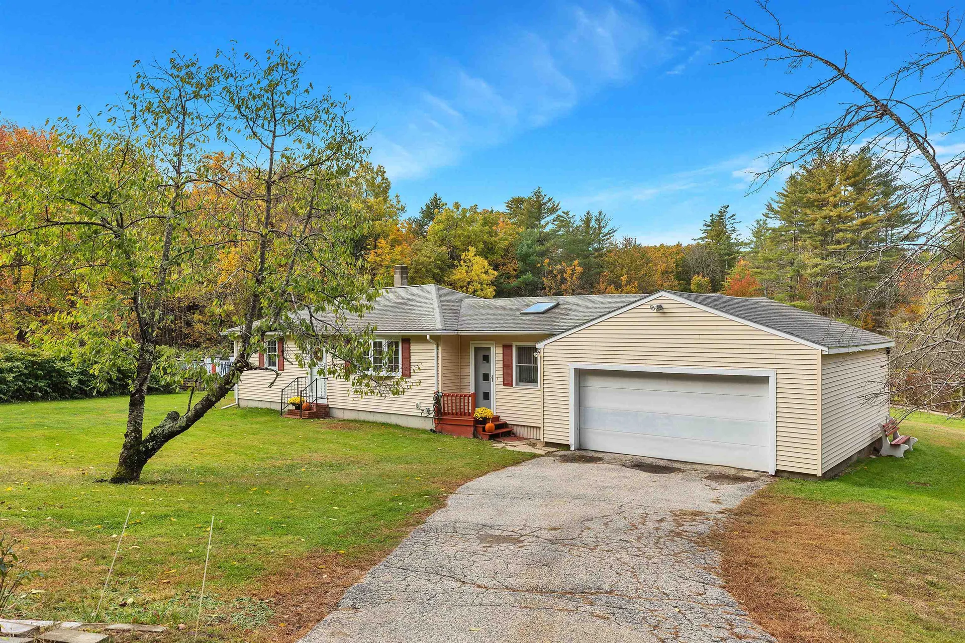 205 Montelona Road Goffstown NH 03045