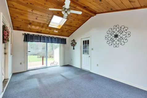 205 Montelona Road Goffstown NH 03045