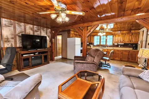 205 Montelona Road Goffstown NH 03045