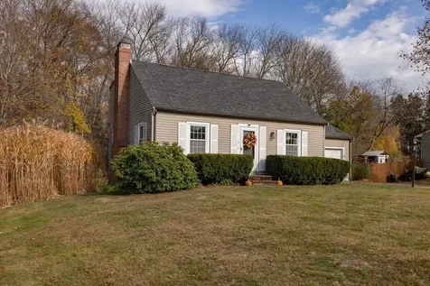7 Walnut Avenue North Hampton NH 03862