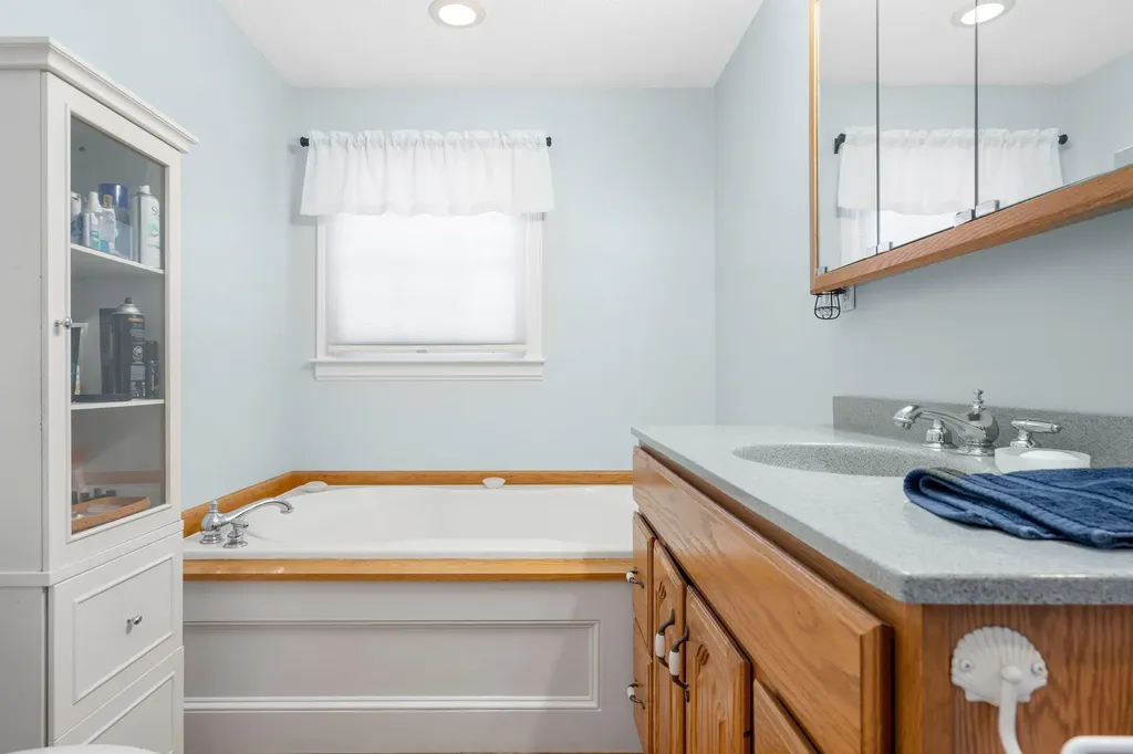 60 Hamburg Street Manchester NH 03102