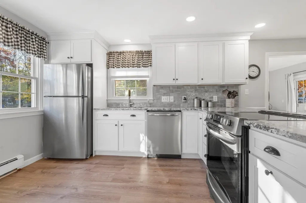 60 Hamburg Street Manchester NH 03102