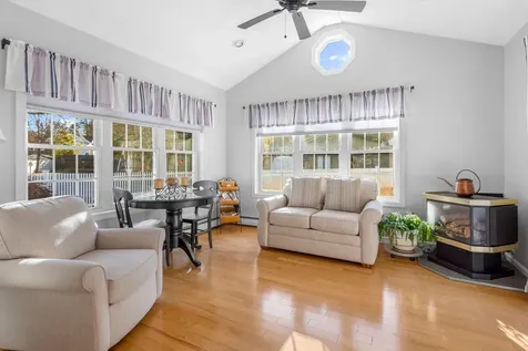 60 Hamburg Street Manchester NH 03102