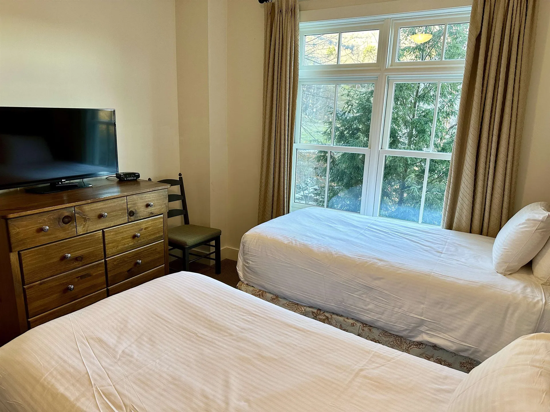 102 Forest 234 / Iv Drive Warren VT 05674