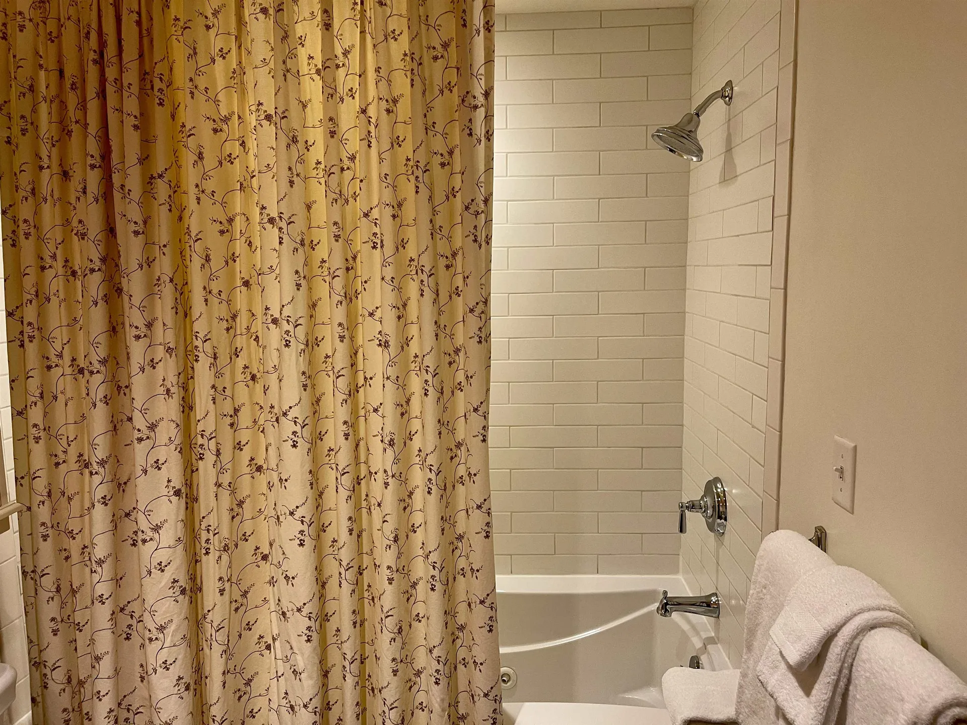 102 Forest 234 / Iv Drive Warren VT 05674