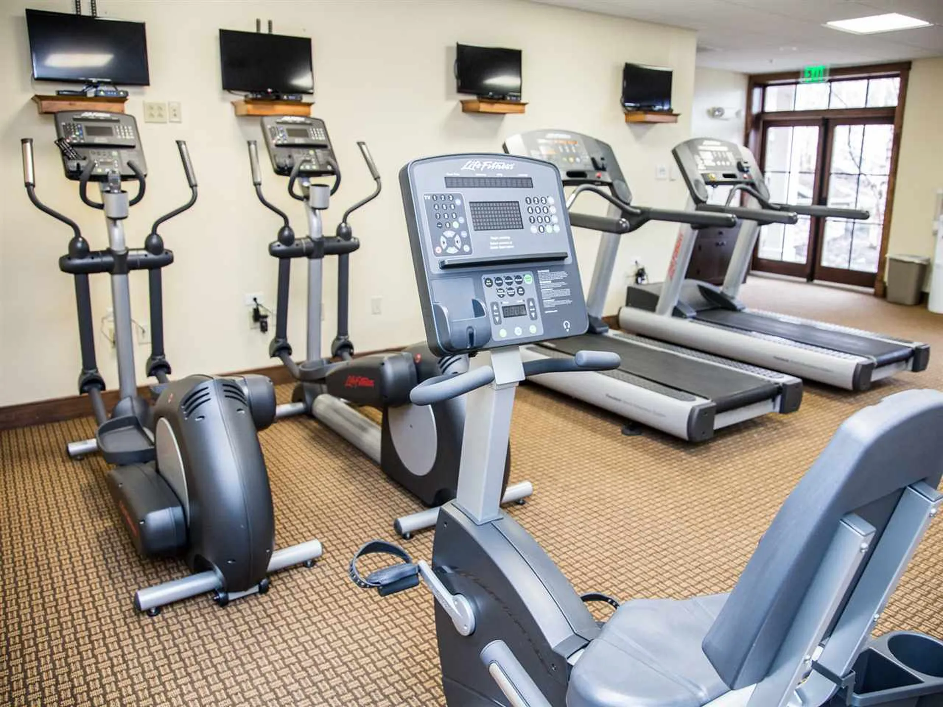 102 Forest 234 / Iv Drive Warren VT 05674