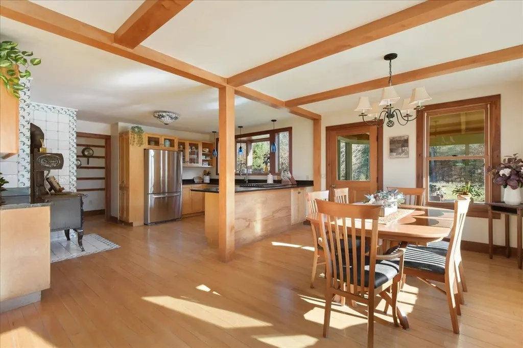 3037 South Lincoln Road Lincoln VT 05443