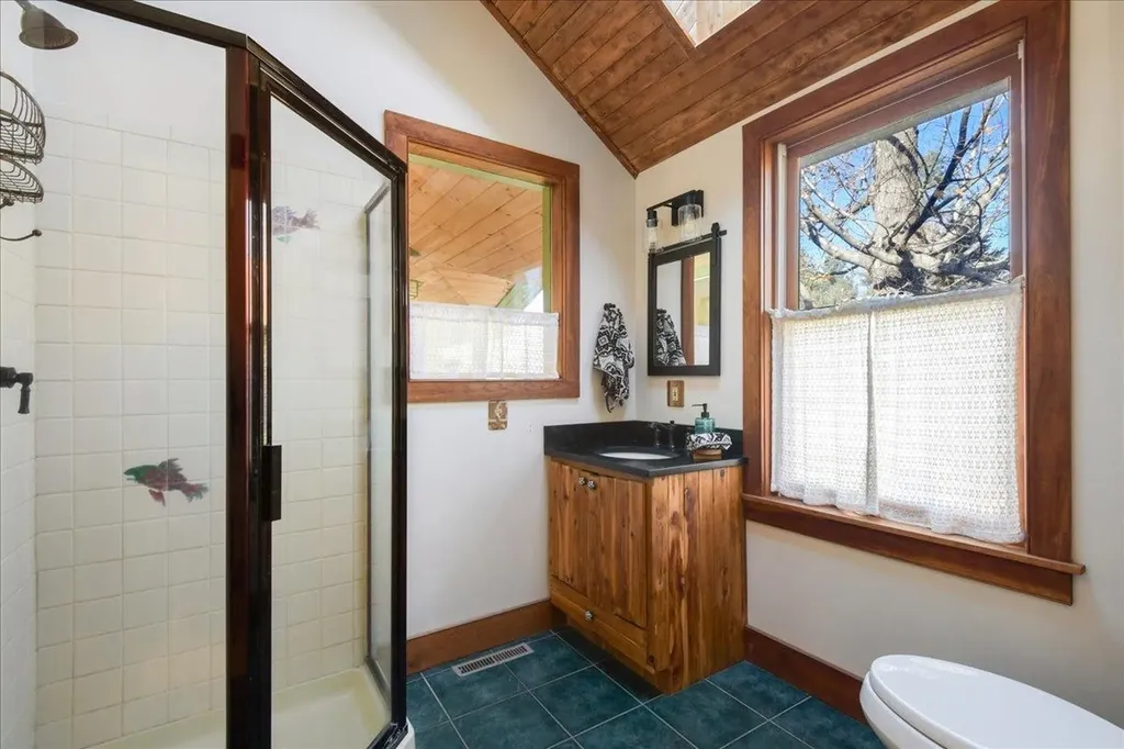 3037 South Lincoln Road Lincoln VT 05443