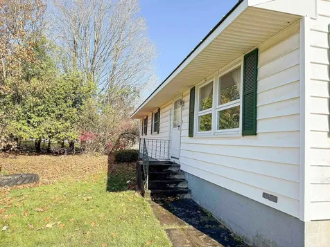 37 Dundee Street St. Johnsbury VT 05819