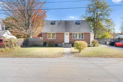 14 Orlando Street Nashua NH 03064