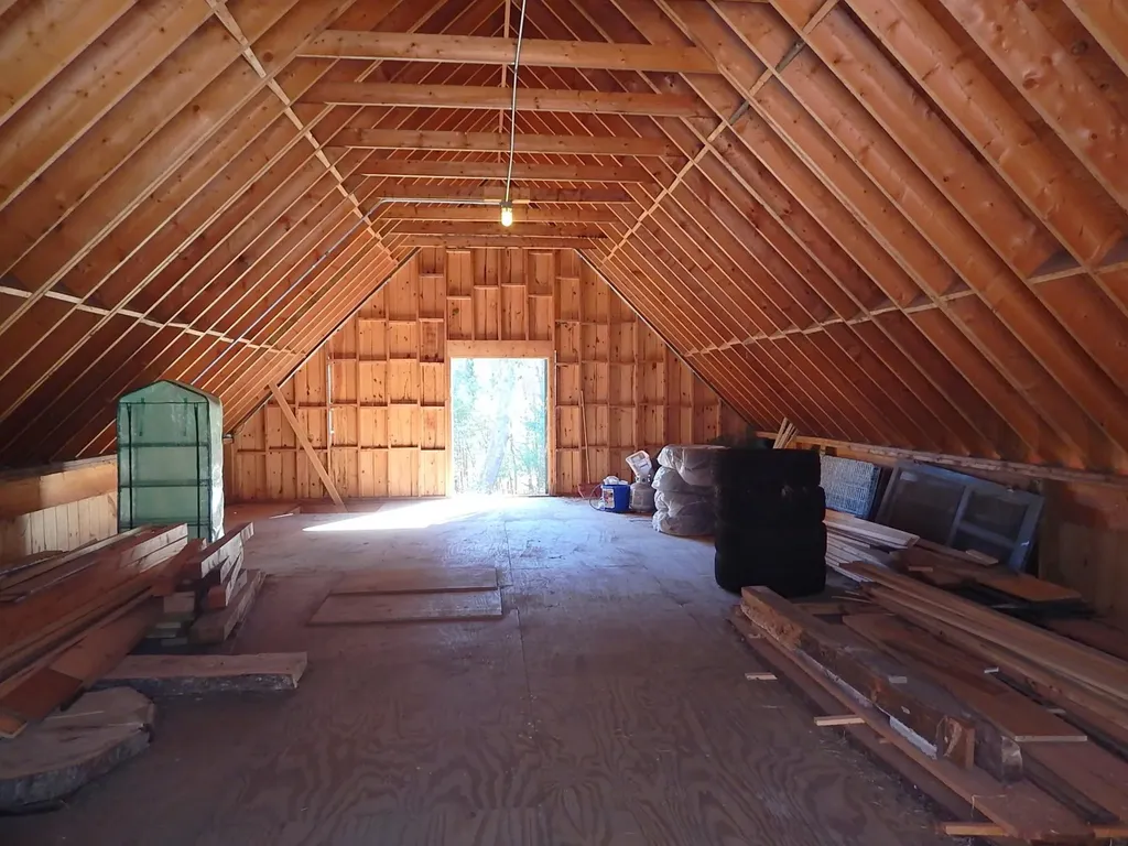 18 Middle Road Deerfield NH 03037