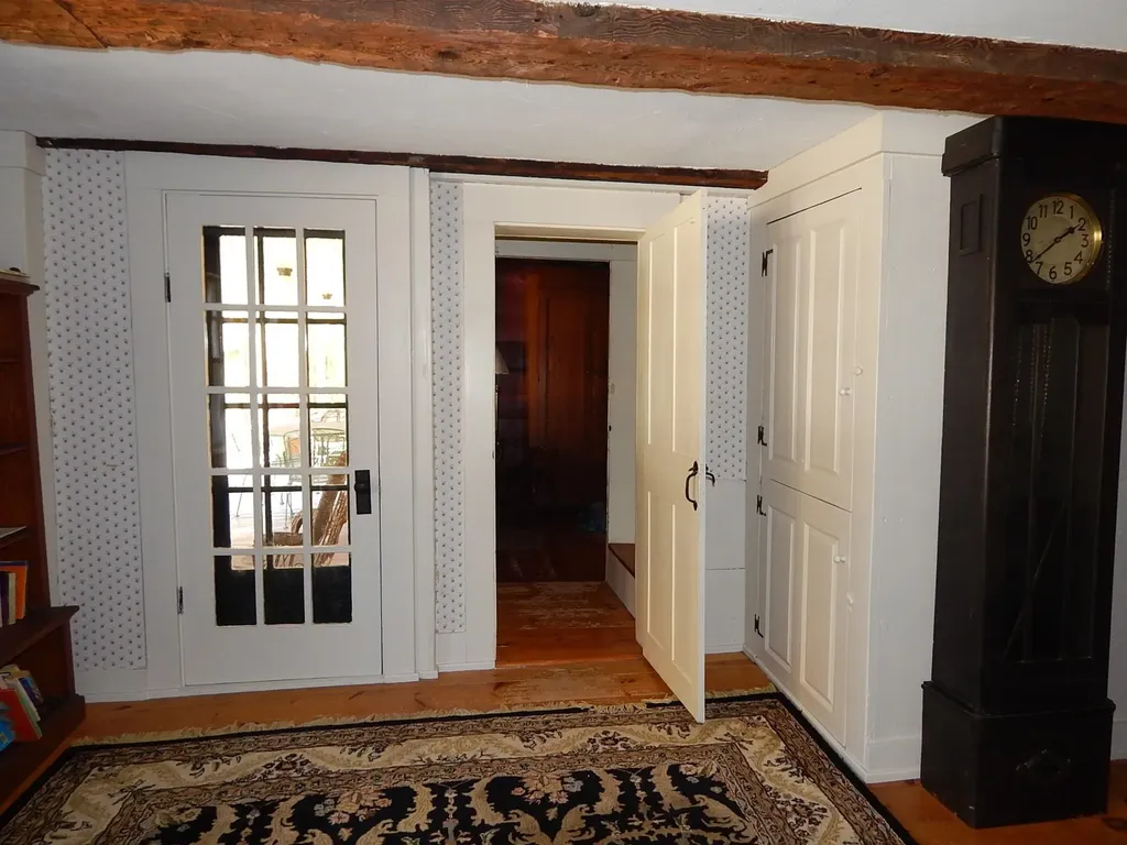 18 Middle Road Deerfield NH 03037