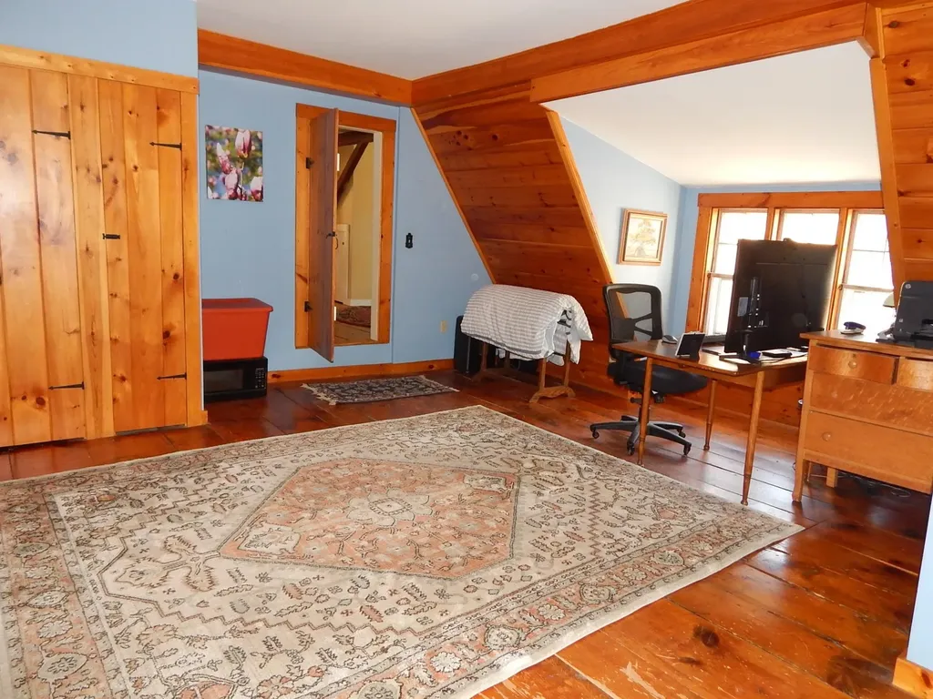 18 Middle Road Deerfield NH 03037