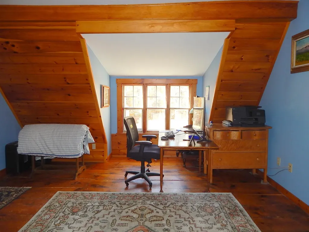 18 Middle Road Deerfield NH 03037