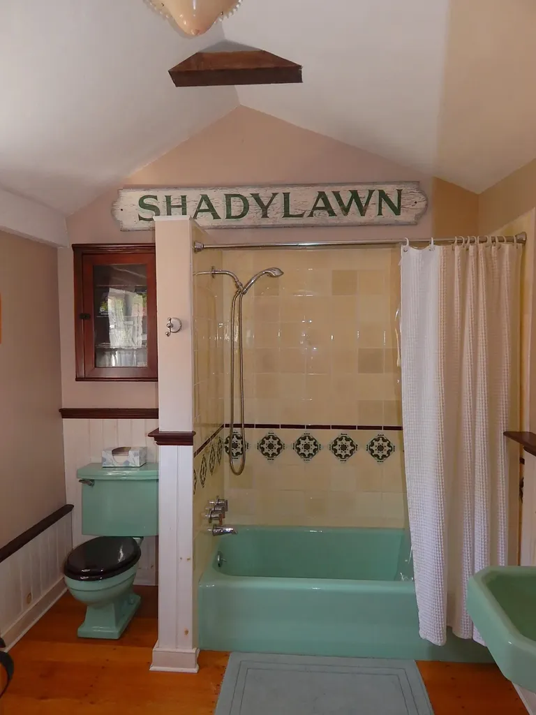 18 Middle Road Deerfield NH 03037