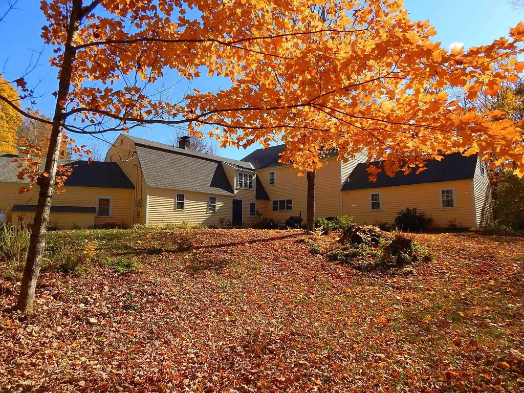 18 Middle Road Deerfield NH 03037