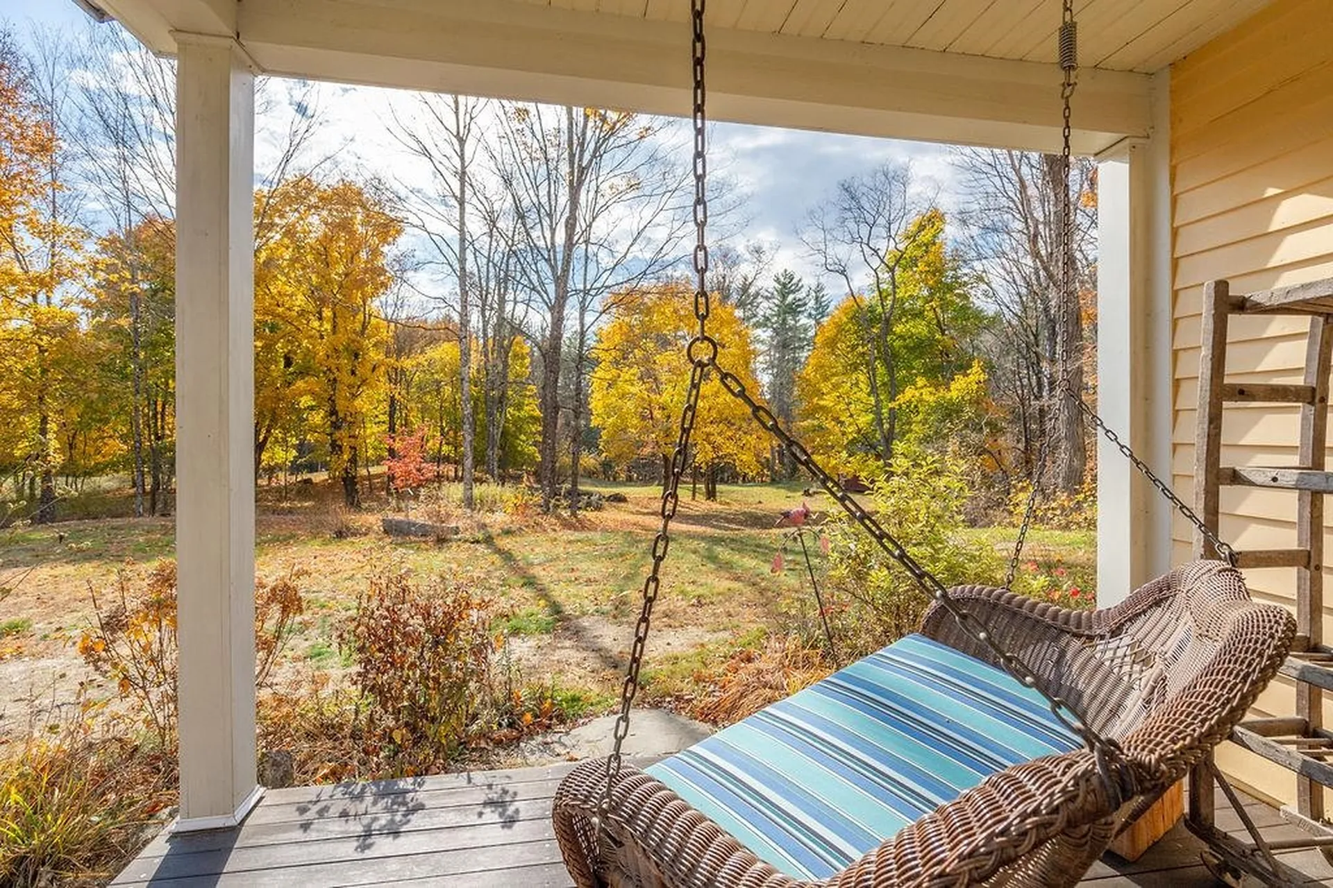 18 Middle Road Deerfield NH 03037