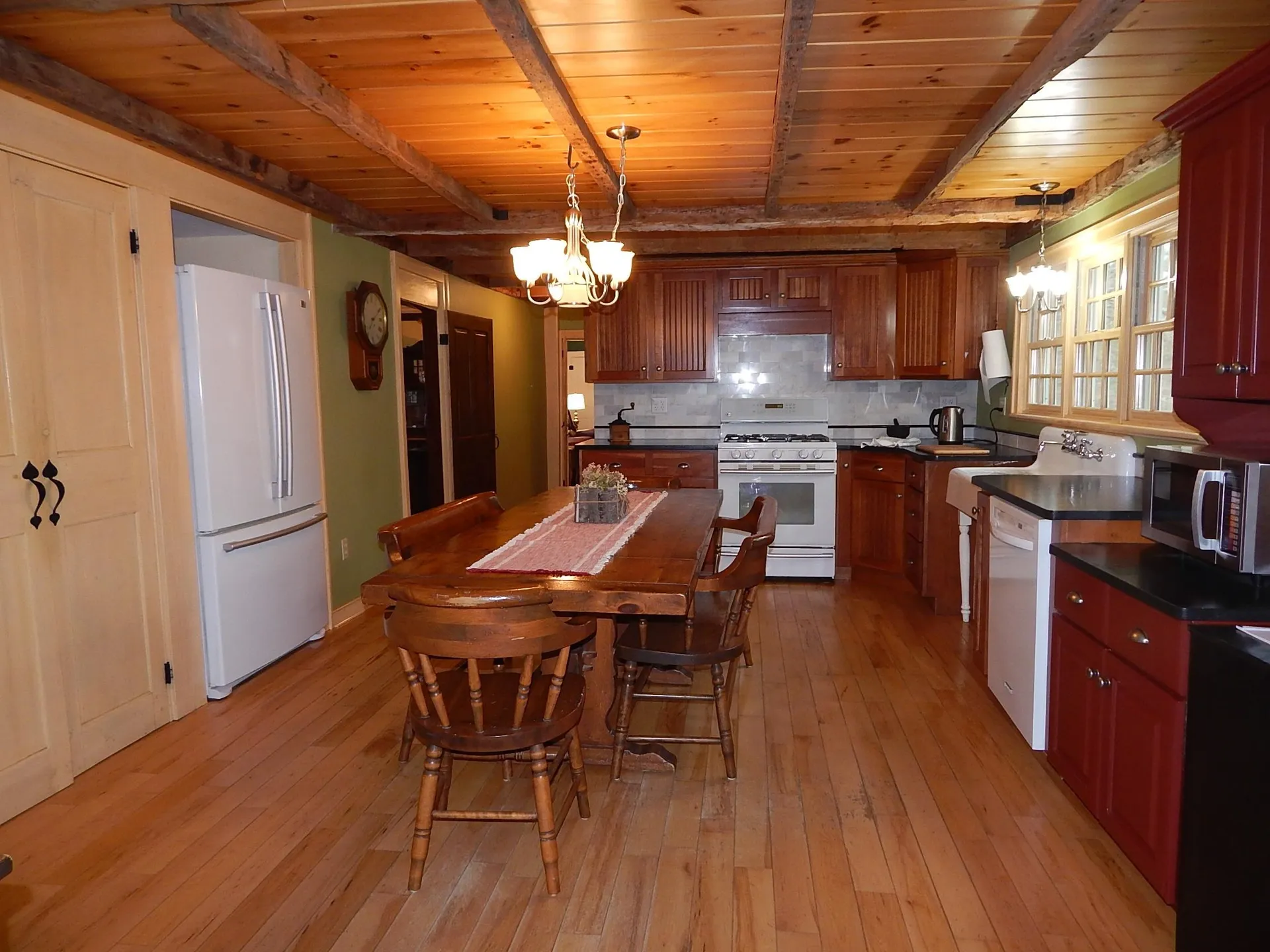 18 Middle Road Deerfield NH 03037