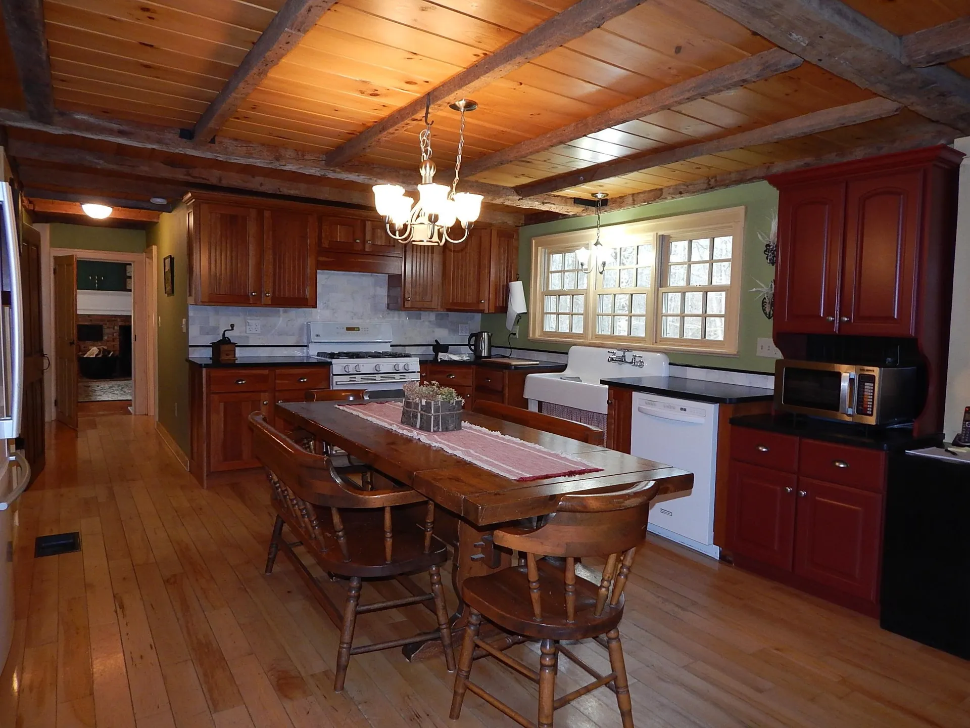 18 Middle Road Deerfield NH 03037