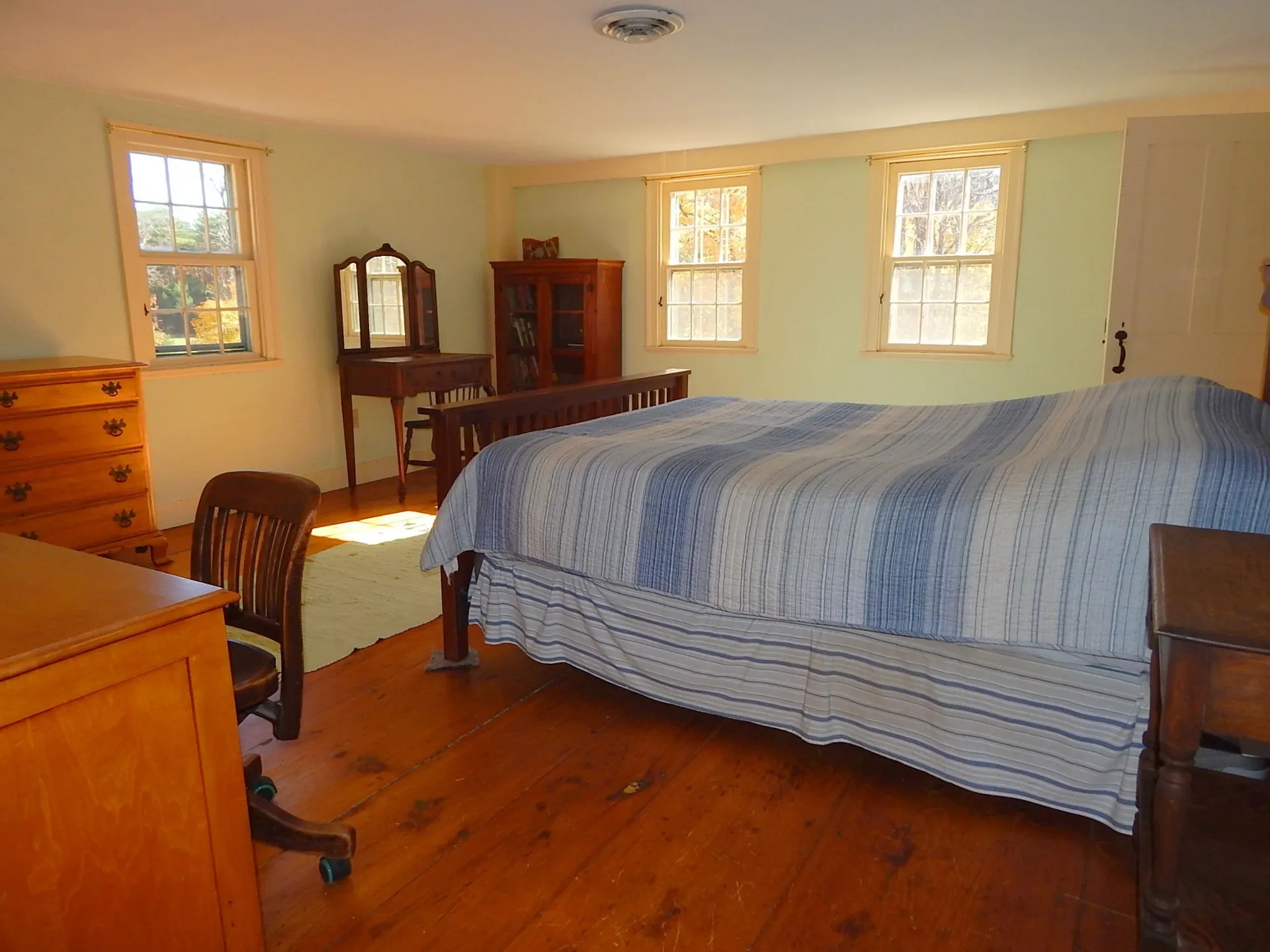 18 Middle Road Deerfield NH 03037