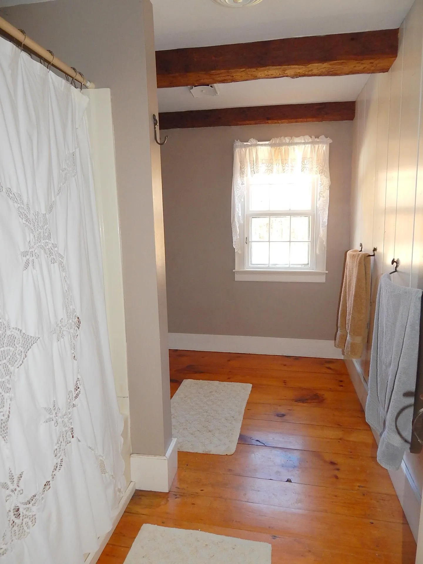 18 Middle Road Deerfield NH 03037