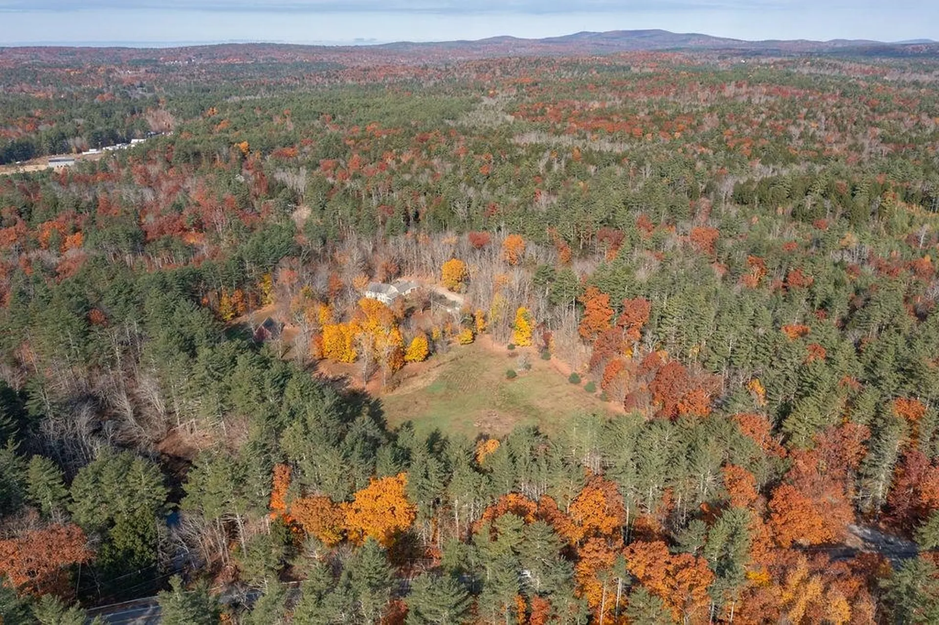 18 Middle Road Deerfield NH 03037