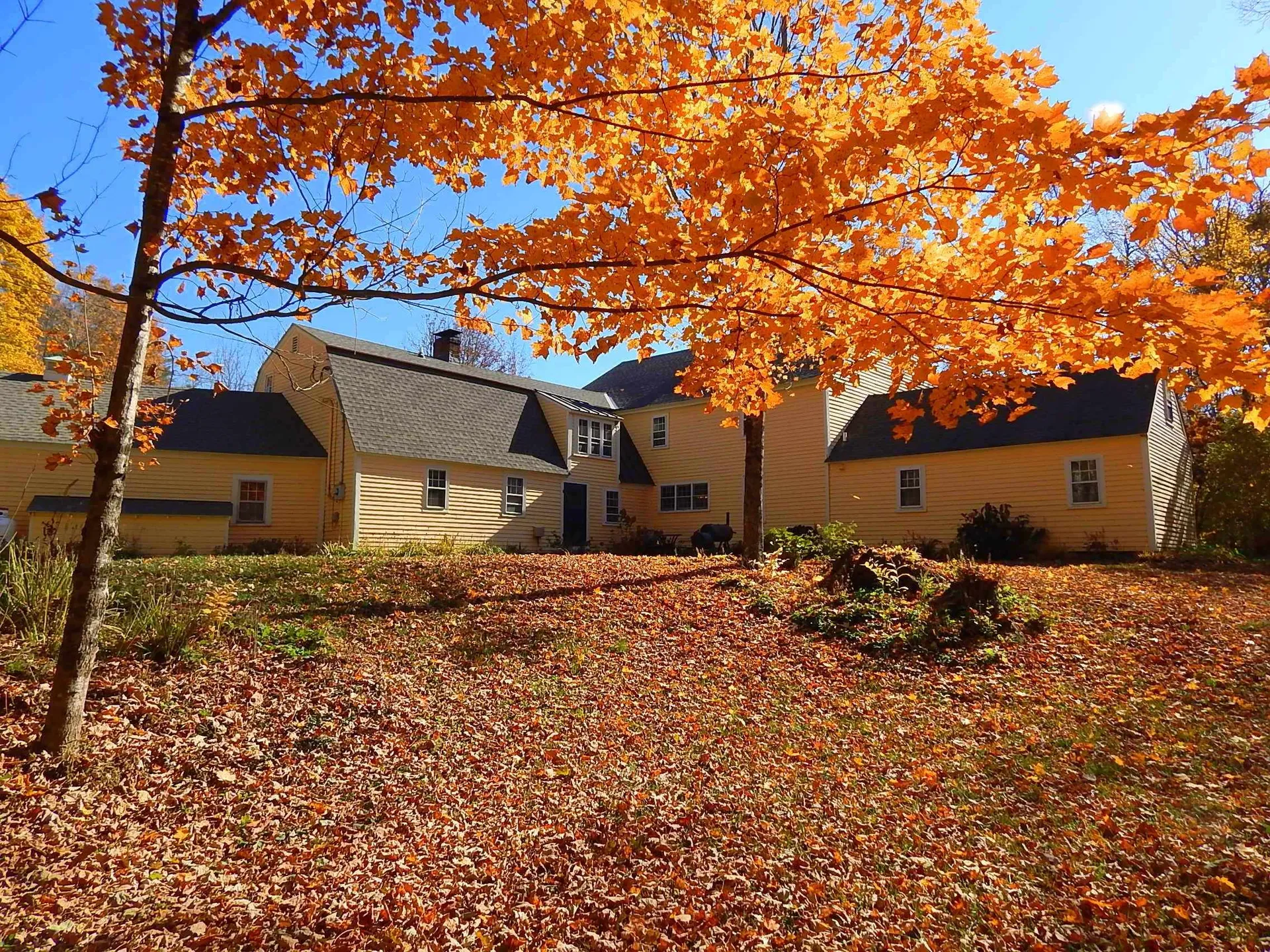 18 Middle Road Deerfield NH 03037