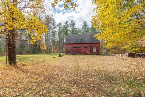 18 Middle Road Deerfield NH 03037