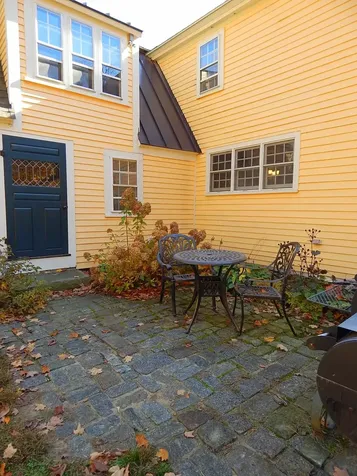 18 Middle Road Deerfield NH 03037